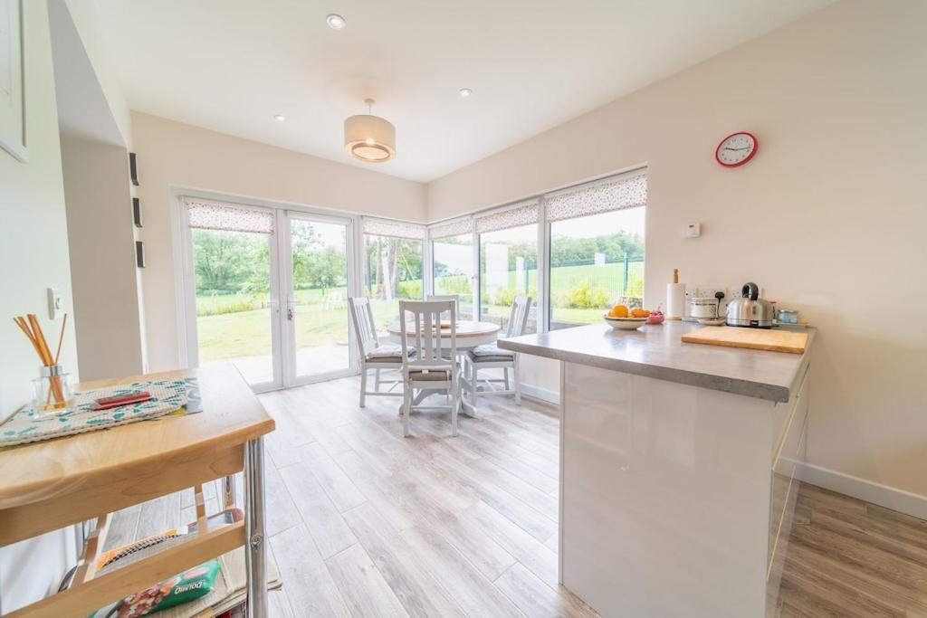 2 Bed Waterfront Property - Close To Courtmacsherry Cork Dış mekan fotoğraf